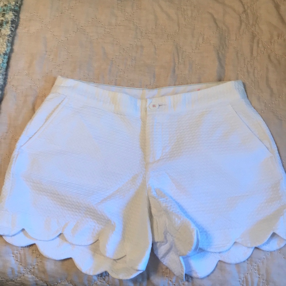 Lilly Pulitzer buttercup style shorts